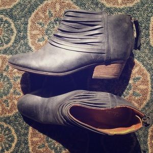 Clark’s Booties, Black, Leather, Zipper Back
